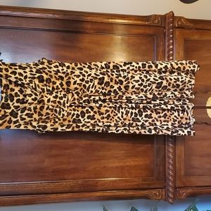 Sleeveless dress pleated front scope neck